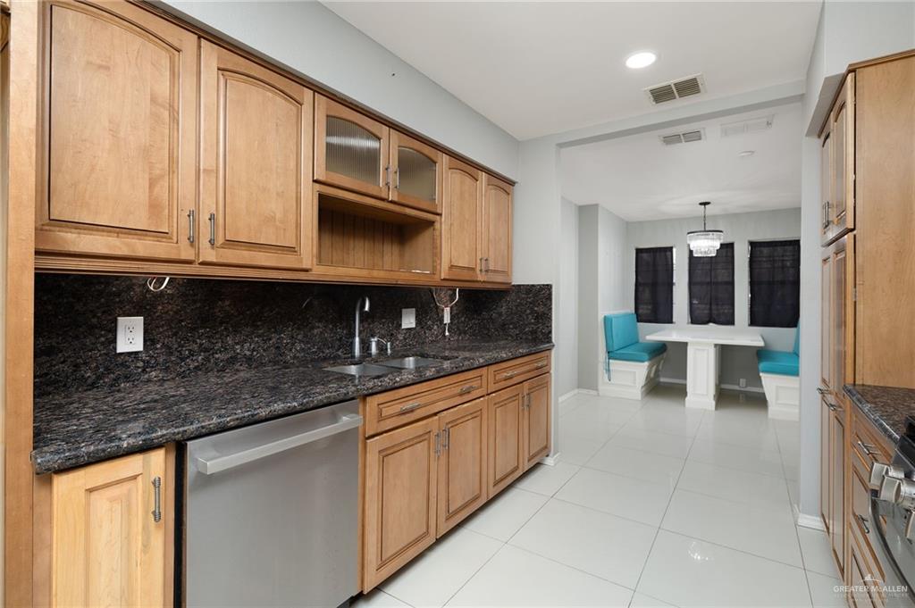 Photo 12 of 2114 Anacua Circle