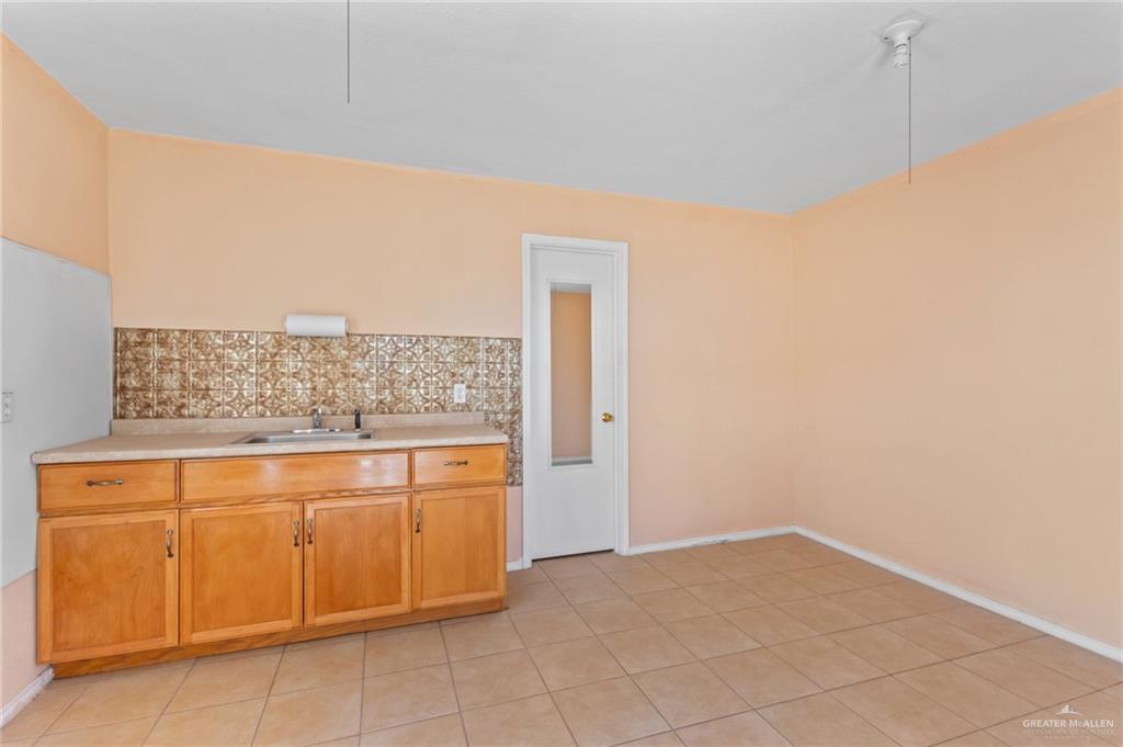 Photo 14 of 801 Foster Drive