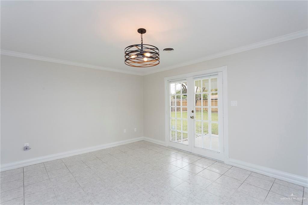 Photo 4 of 1613 Tulip Avenue